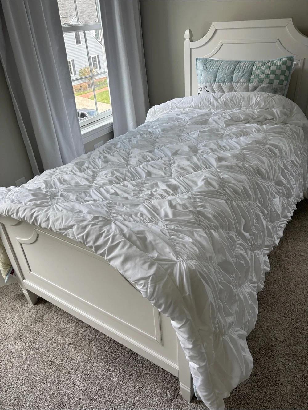 Pottery Barn Teen White Ruched Textured Comforter